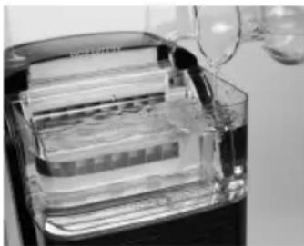 Igloo ICMCC33 - USO DE LA MÁQUINA AUTOMÁTICA PARA PREPARAR HIELO - 1