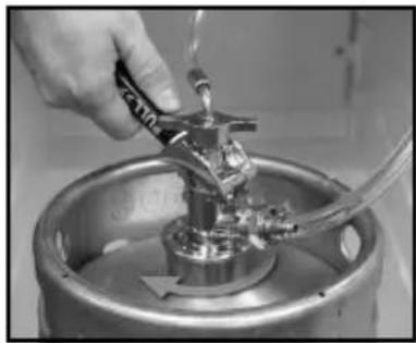 Igloo IBK49BK - TAPPING THE BEER KEG - 2