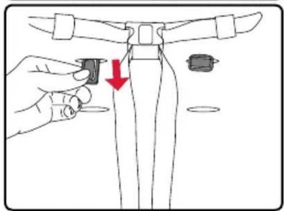 BRITAX B-Free - Ajustement de la hauteur du harnais manuellement - 2