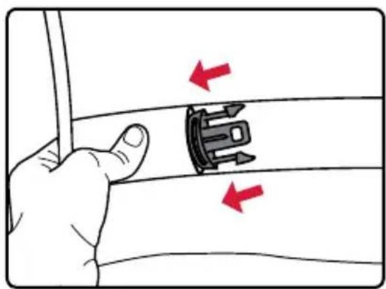 BRITAX B-Free - Extración del forro del asiento - 3