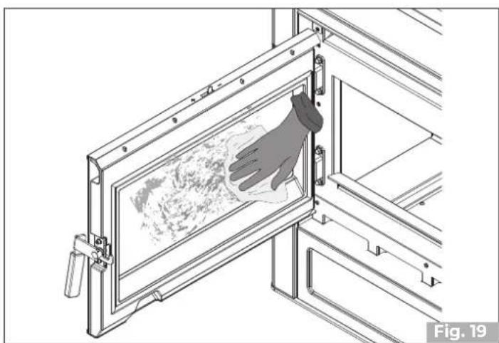 Palazzetti Asia - Cleaning the glass - 2