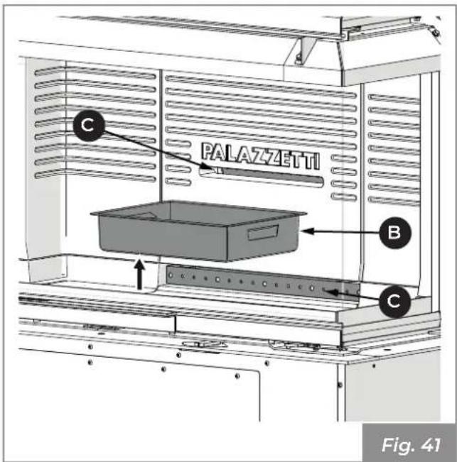 Palazzetti Ecomonoblocco WT 16:9 3D - Cleaning the inside of the fire box - 4
