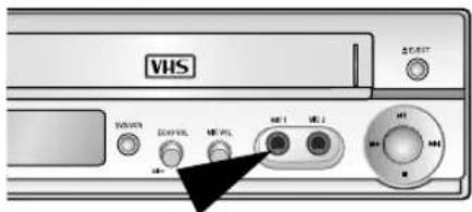 SAMSUNG DVD-V8050K - Подсоединение микрофона - 1