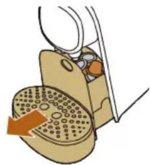 L'or Barista LM8014 - De opvangbak voor gebruikte capsules en de restwaterbak schoonmaken - 1