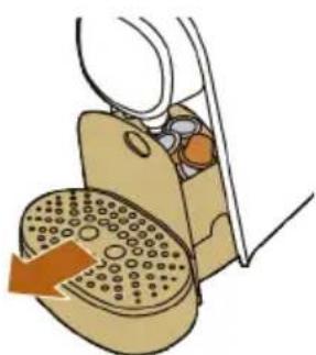 L'or Barista LM8016 - De opvangbak voor gebruikte capsules en de restwaterbak schoonmaken - 1
