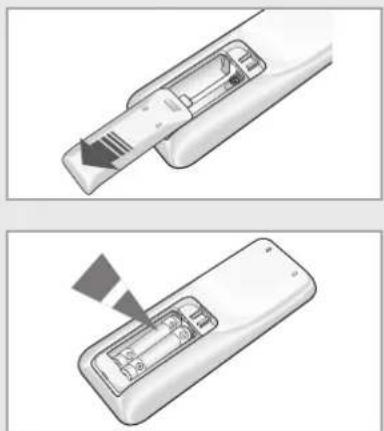 SAMSUNG AQ09MWDN - Insertion des piles dans la télécommande - 1