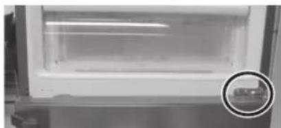 SAMSUNG RB30J3220SS - Disassembly of the refrigerator door - 11