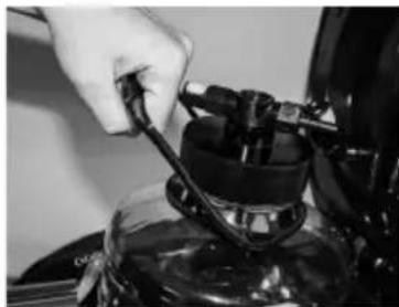 HomeCraft HCCBD5BS - REMOVING THE INCLUDED 5L GROWLER - 3