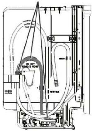 Café CDT875P4NW2 - INSERTION DU BOYAU DE VIDANGE DANS L'ORIFICE DE L'ARMOIRE - 2