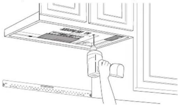DANBY DOM1741BSSDB - Using the top cabinet template - 1