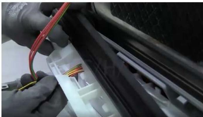 SIEMENS SK25IB00TE - Poista luukun alatiiviste - 6