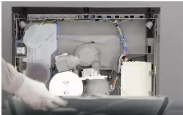 SIEMENS SK25IB00TE - Apakšejā panela nonemšana - 3