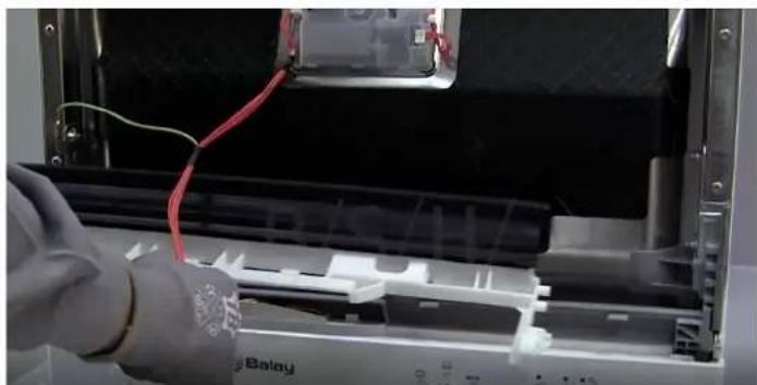 SIEMENS SK25IB00TE - Rimozione della guarnizione inferiore della porta - 5