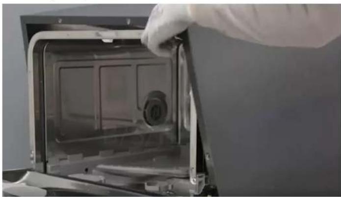 SIEMENS SK25IB00TE - Demontáž vonkajsieho krytu - 7