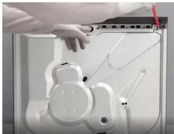 SIEMENS SK25IB00TE - Vyjmuti spodniho krytu - 2