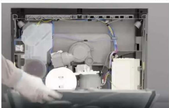 SIEMENS SK25IB00TE - Demontarea capacului inferior - 3