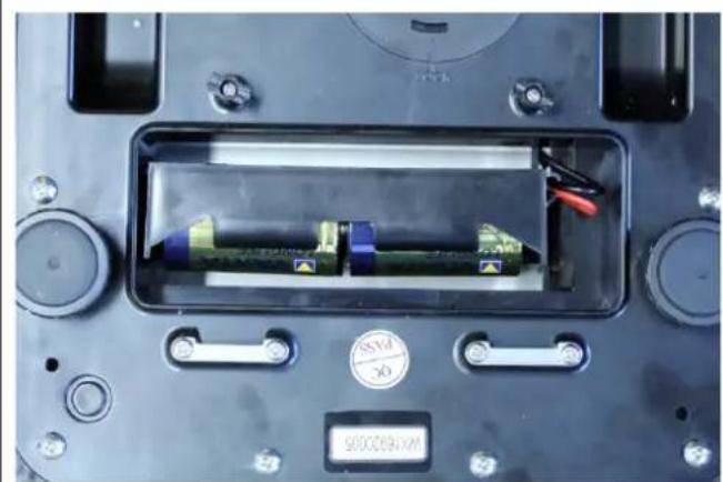 Kern FXN 6K-3M - Montage de la pile rechargeable: - 2