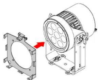 INFINITY Raccoon Junior P7/4 - Installation du support d'accessoire - 1