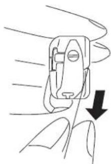 MEDION LIFE SM60 (MD 10689) - Chargement du fil dans la boîte à canette - 6