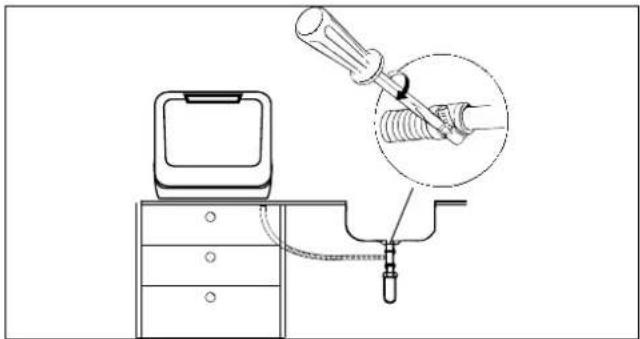 MEDION MD 37763 - Connecting the hose with the siphon on the sink - 3