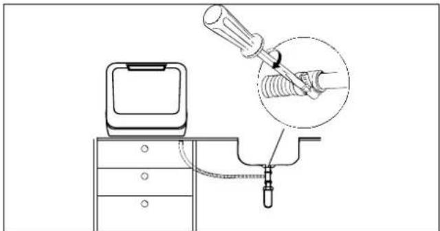 MEDION MD 37763 - Raccordement du tuyau au siphon de l'évier - 3