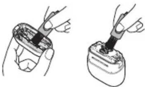 PANASONIC ES-ACM3B - Pulizia con la spazzola - 1