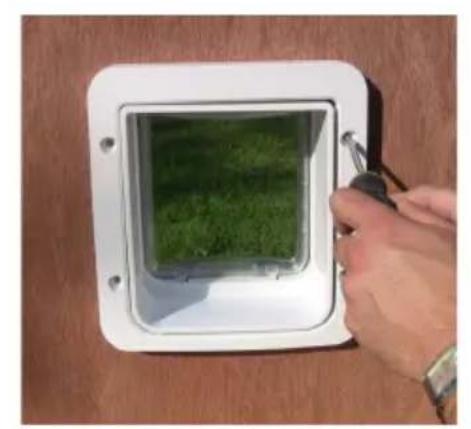 Sure Petcare SureFlap Microchip XL - Montering - 6