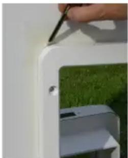 Sure Petcare SureFlap Microchip XL - Instalación en puertas metálicas - 1
