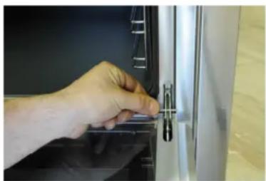 Porter & Charles FEC76B3 - To re-fit the oven door: - 1