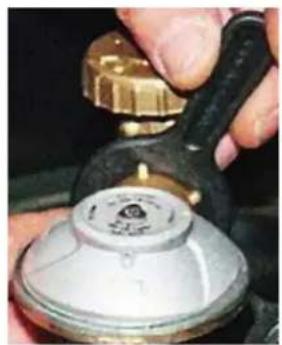 Roesle VIDER0 G2 - Fitting the pressure regulator (depending on the version of the pressure regulator) - 1