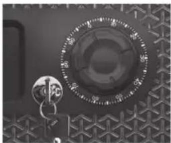 SentrySafe FPW082FS - Cómo cerrar su caja fuerte con la llave de acceso manual (en modelos seleccionados) - 1