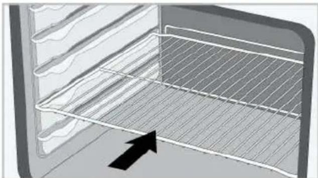 BEKO BBISM13300XPE-1 - Placing the wire grill on the cooking shelves - 2