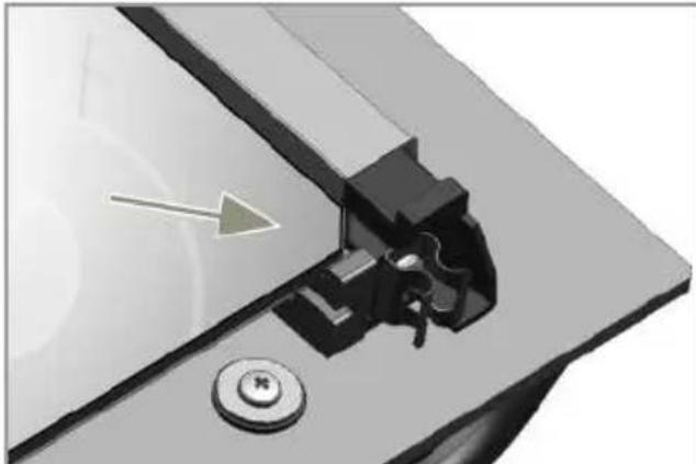 BEKO BBIM13301XPE-1 - Removing the Inner Glass of The Oven Door - 4