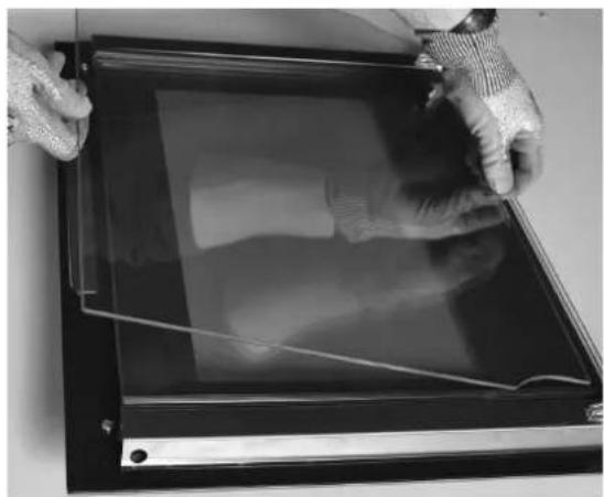 Fulgor Milano FCSO 6023 TEM X - So entfernen Sie die inneren Glasscheiben der „FULL GLASS“ Tür - 2