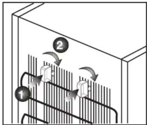 GRUNDIG GKNI 25752 FN - Installera plastklämmorna - 1