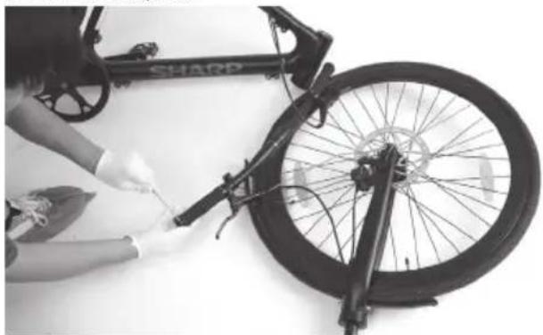 SHARP BK-RS08EB - Passaggio 4: Rimuovi la presa - 1