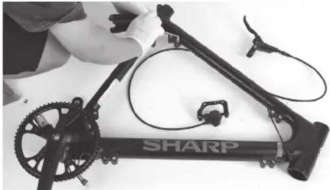 SHARP BK-RS08EB - Крок 17: Вийміть сідловий стовп - 2