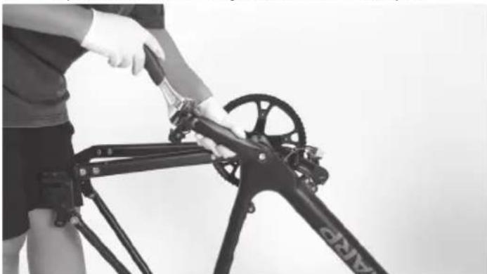 SHARP BK-RS08EB - Žingsnis 14: Pašalinkite pedalus - 1