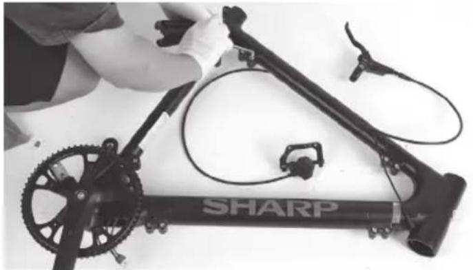 SHARP BK-RS08ES - Passo 17: Remova o poste do selim - 2