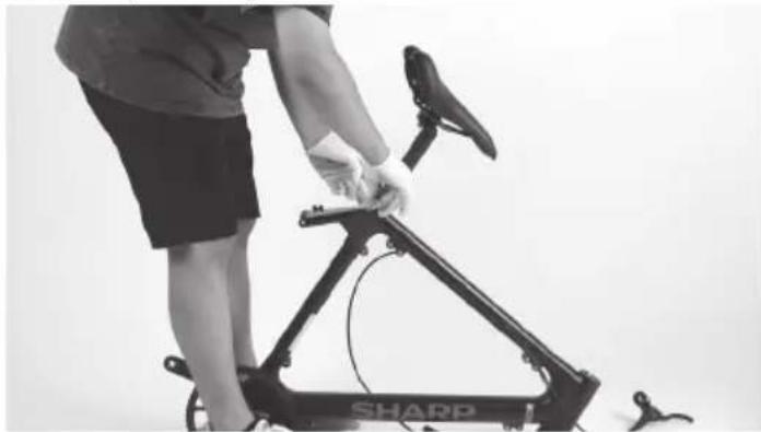 SHARP BK-RS08ES - Étape 17 : Retirez la tige de selle - 1