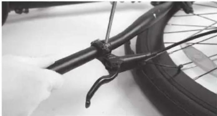 SHARP BK-RS08ES - Step 5: Remove the brake lever - 1