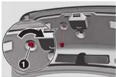 ALFA ROMEO Giulia (2025) - Ouverture manuelle d'urgence du hayon du coffres à bagages - 2