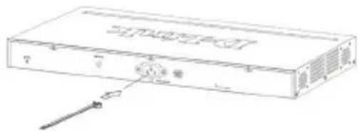 D-LINK DGS-1510-28XMP - Installazione della clip per il cavo di alimentazione - 1