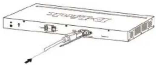 D-LINK DXS-1210-10TS - Installation du dispositif de retenue du cordon d'alimentation - 2