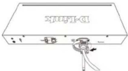 D-LINK DGS-1210-52 - Memasang klip pada kabel daya - 3