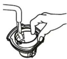 KENMORE DS1035 - EMPTYING DUST CUP AND CLEANING FILTER - 5