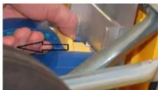 Lescha E-PowerBarrow - Removing / replacing the battery - 1