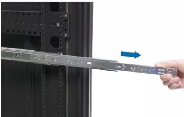 SYNOLOGY RackStation RS3621xs+ - Pour installer le kit de rails - 2