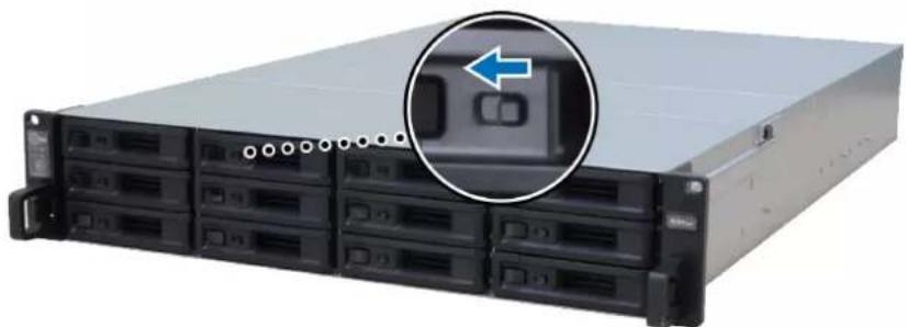 SYNOLOGY RackStation RS3621xs+ - Installation des disques - 5