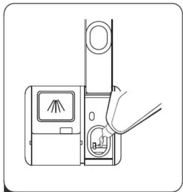 BRANDT BF3534CX - Filling The Rinse Aid Reservoir - 2